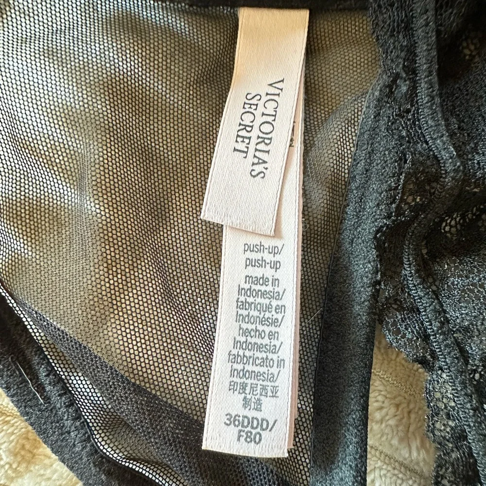 Bundle of 3 Victoria’s Secret Bras Push Up and Angela 36DDD - Picture 8 of 9